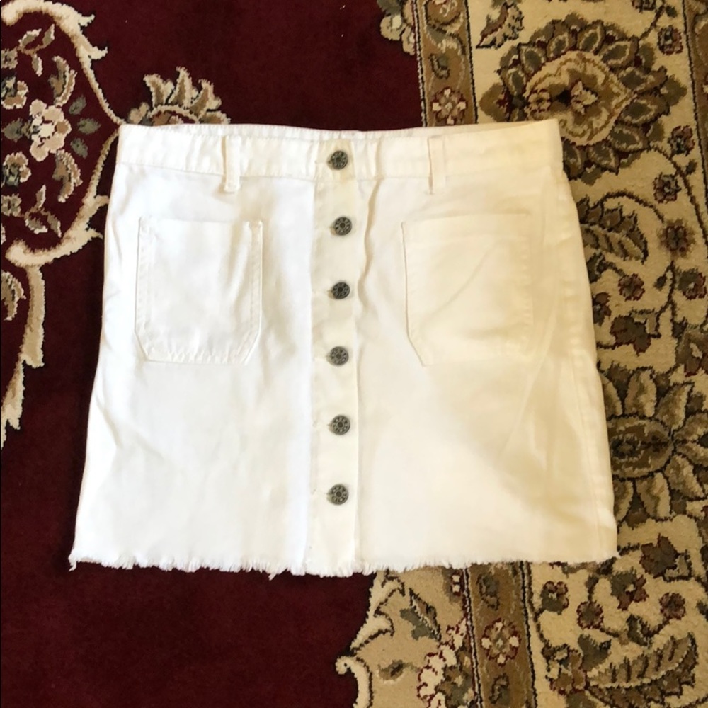 White denim skirt